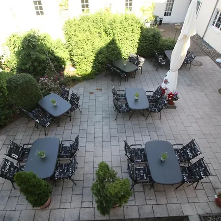 Hotel Weisser Schwan 3*